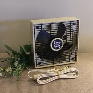 Vintage Mini Fan: Powerful & Quiet!